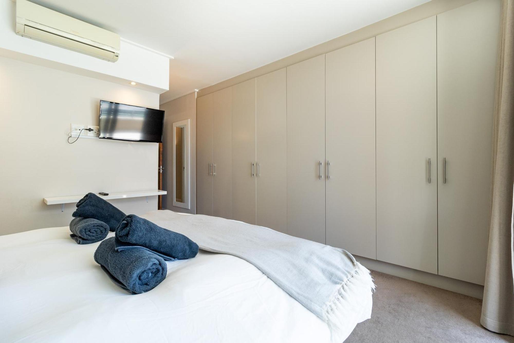 Canal Quays No Load Shedding Two Bedroom * Le Cap